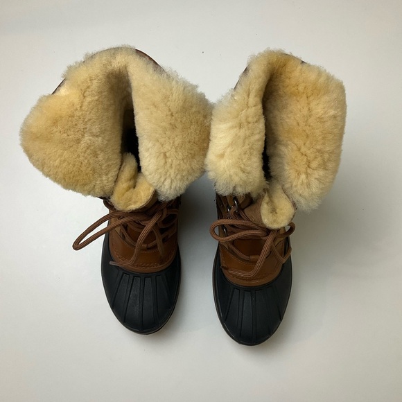 CROCS AllCast II Luxe Snow Boots with shearling at the collar - Picture 7 of 16
